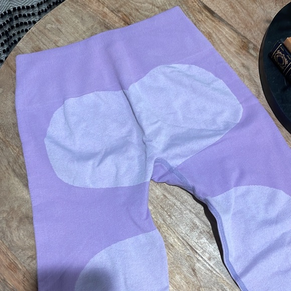 Light purple gym leggings in size small - Picture 2 of 2